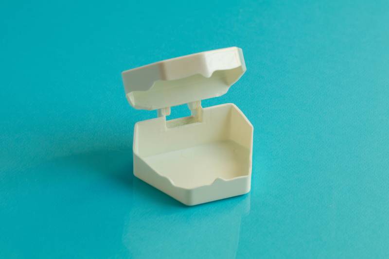 Container for dental prostheses